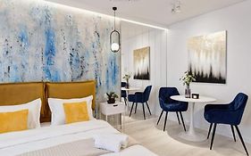 Government Deluxe Studio By Magic Apartments