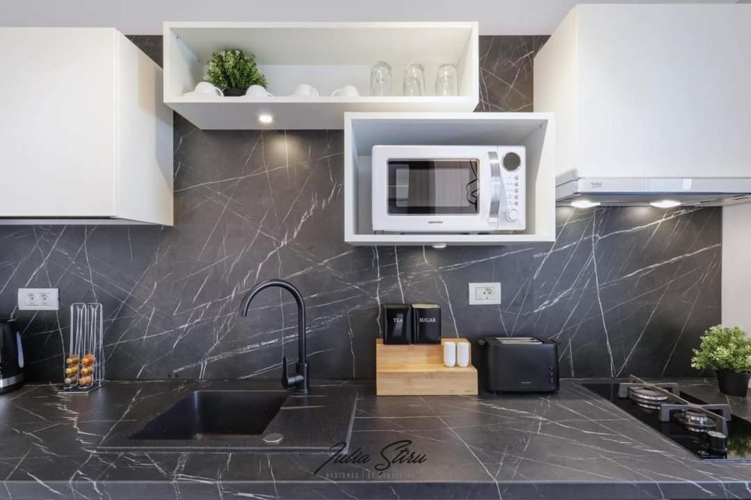 Government Deluxe Studio By Magic Apartments Bucarest Exterior foto