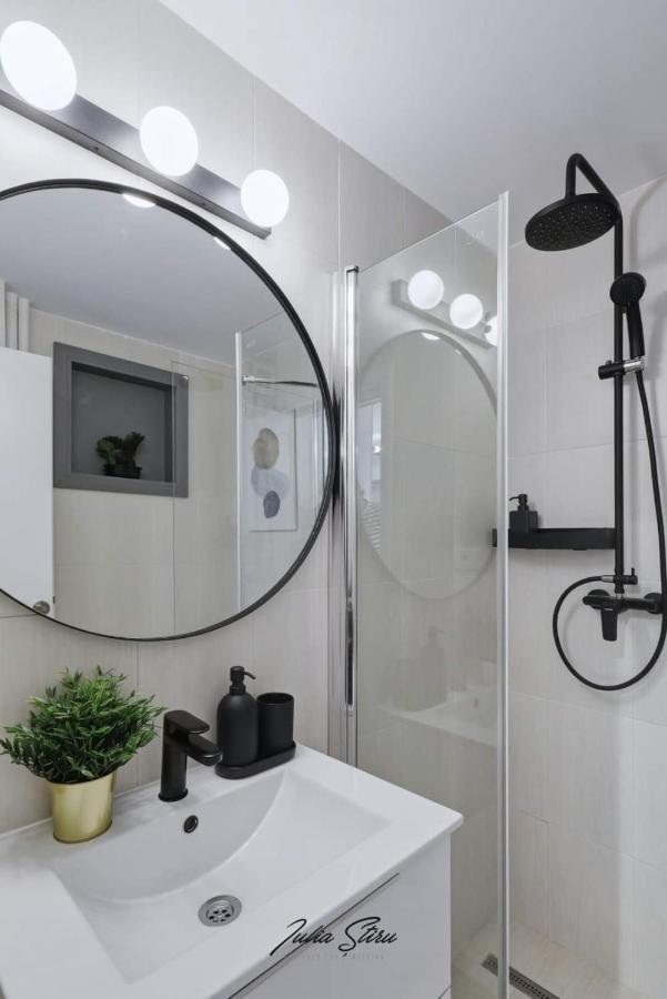 Government Deluxe Studio By Magic Apartments Bucarest Exterior foto